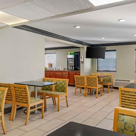Quality Inn & Suites Morrow Atlanta South Экстерьер фото