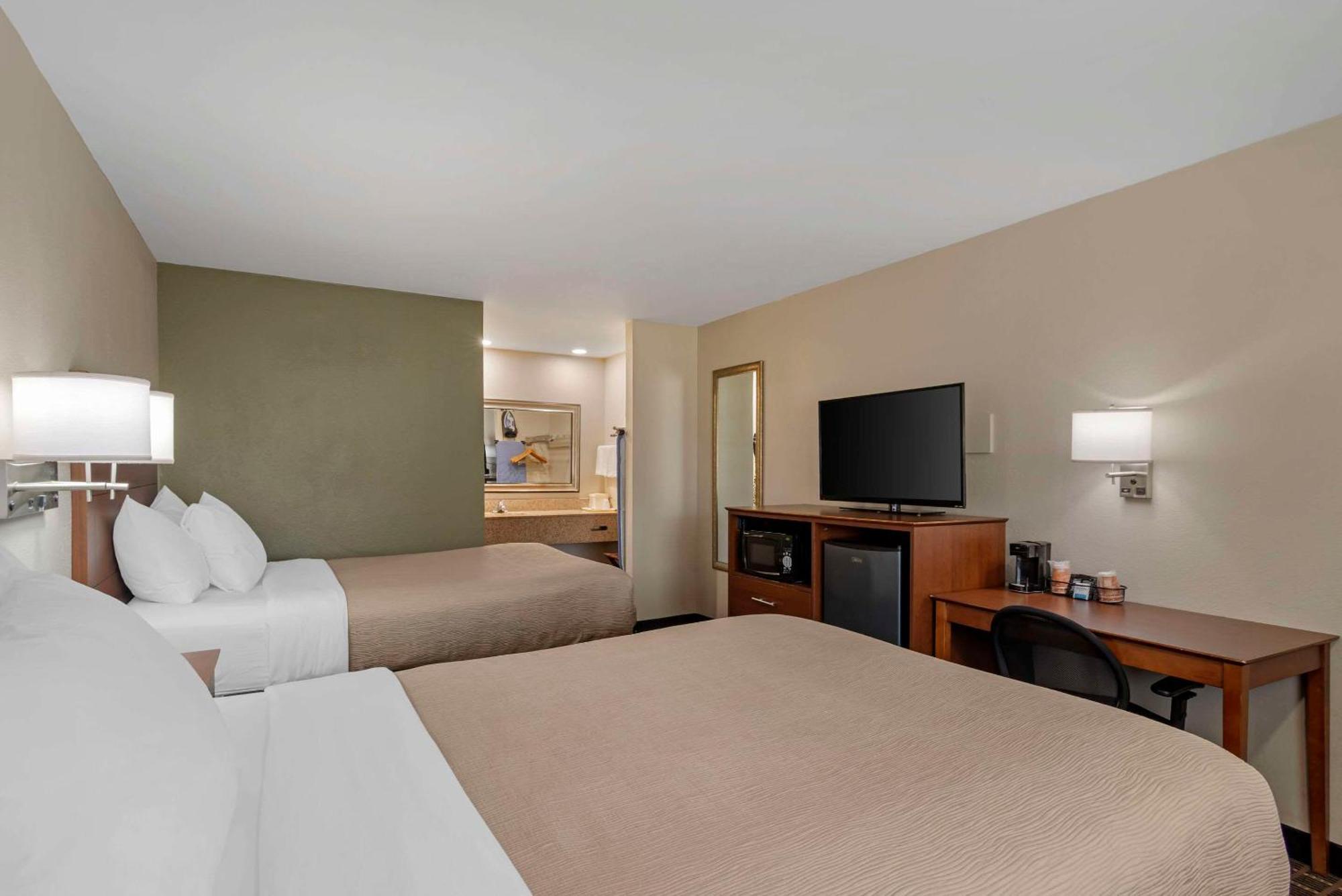 Quality Inn & Suites Morrow Atlanta South Экстерьер фото