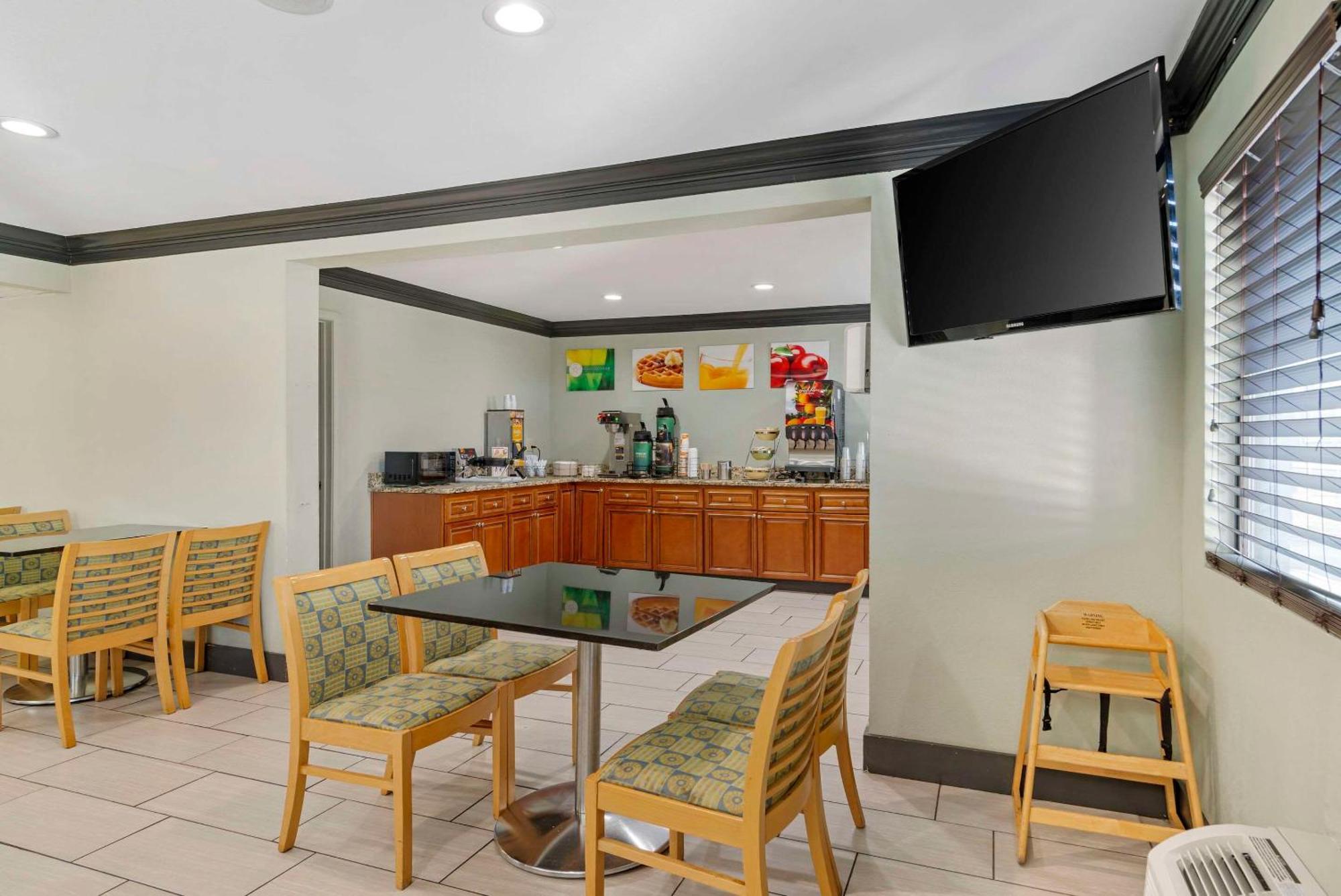 Quality Inn & Suites Morrow Atlanta South Экстерьер фото